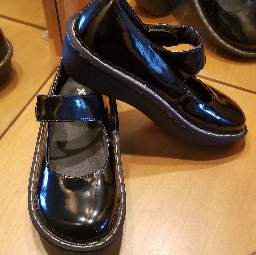 Girl's comfy dress shoes.